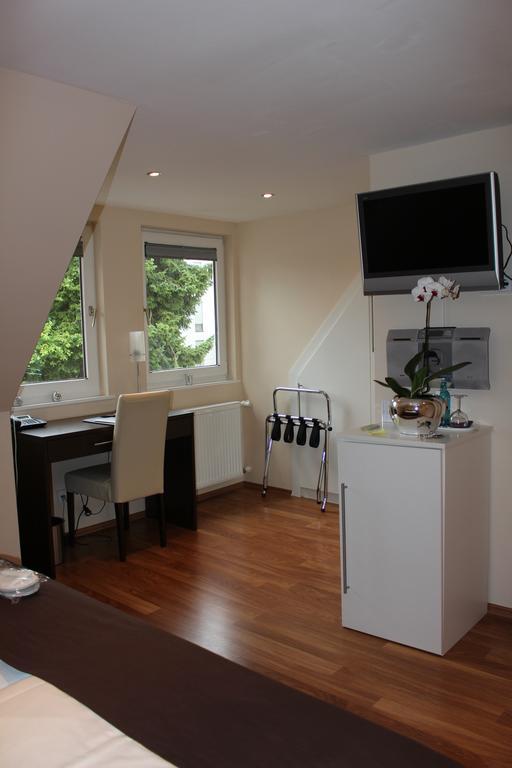 Hotel Bonjour Bad Soden am Taunus Room photo